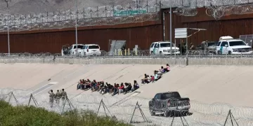 El gobierno de Texas toma la medida ante la llegada masiva de extranjeros desde México. Foto: EFE