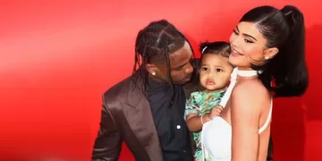 Kylie Jenner, Travis Scott y su hija, Stormi Webster REUTERS