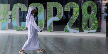 El #COP28 ya circula en el inicio de la conferencia de cambio climático de DubáiImagen: Amr Alfiky/REUTERS