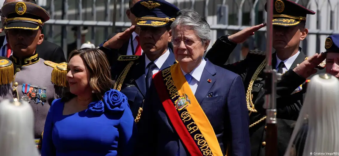 El exmandatario ecuatoriano Guillermo Lasso, el día que le entregó la banda presidencial a su sucesor Daniel Noboa. (Archivo: 23.11.2023)Imagen: Cristina Vega/REUTERS