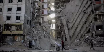 Barrio destruido en la ciudad de Gaza, en el tercer día de la tregua entre Israel y Hamás - Omar Ishaq/dpa