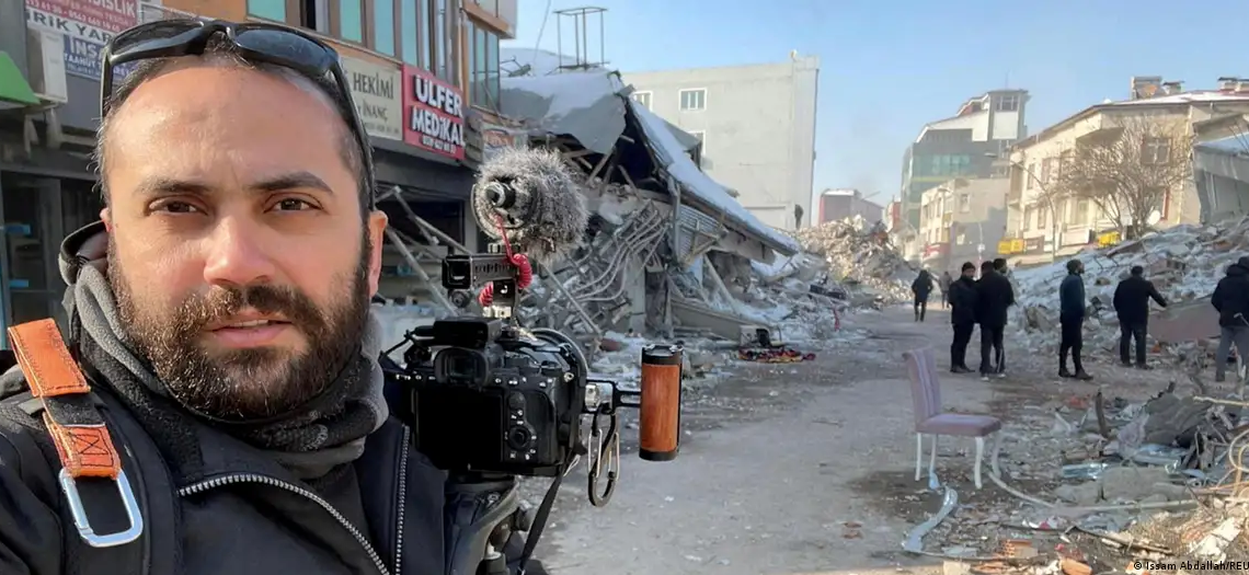 El reportero Issam Abdallah, de 37 años, murió en ataque - presuntamente por disparos de un tanque israelí - el 13 de octubre, cuando reportaba desde el sur de Líbano. Imagen: Issam Abdallah/REUTERS