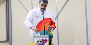 Crédito: Nicolás Maduro vota en el referéndum sobre Esequibo - PRESIDENCIA DE VENEZUELA