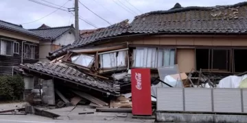 Hay informes de personas atrapadas bajo los escombros de sus casas derrumbadas. Crédito: Reuters