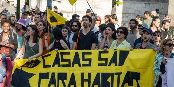 Manifestación por la vivienda en Lisboa - Europa Press/Contacto/Jorge Castellanos