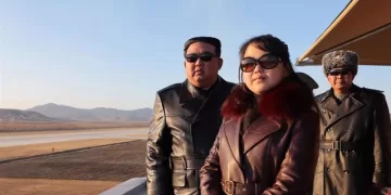 Archivo - El dirigente de Corea del Norte, Kim Jong Un, junto a su hija, Kim Ju Ae - -/kcna/dpa