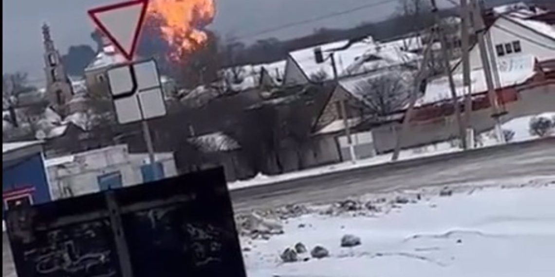Un avión militar ruso con 74 prisioneros ucranianos se estrella en Bélgorod - REDES SOCIALES