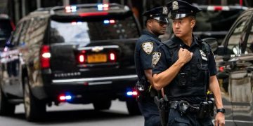 Escándalo en Nueva York: 70 empleados de la agencia pública de vivienda social fueron acusados de corrupción (REUTERS)