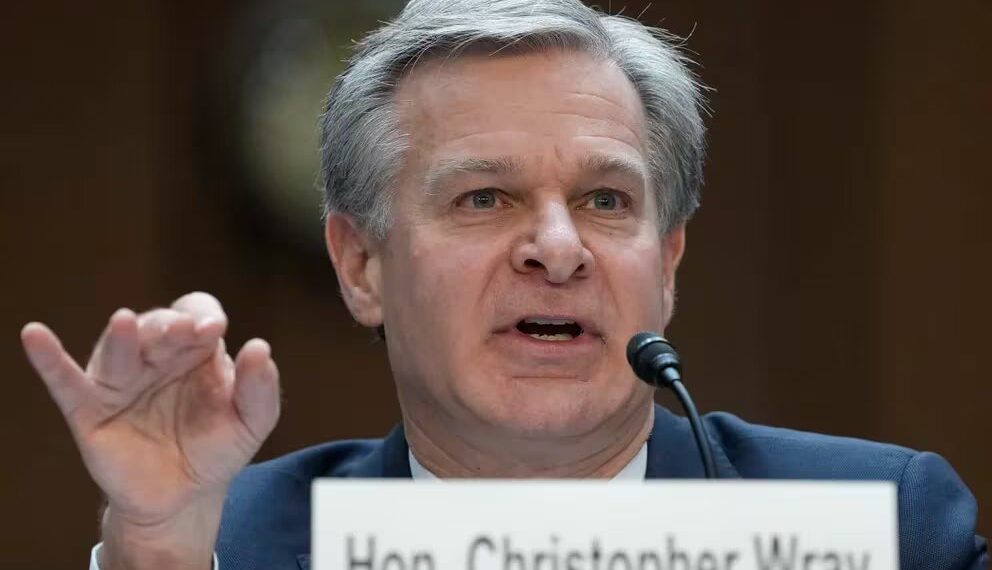 El director del FBI, Christopher Wray, advirtió sobre el incremento sin precedentes de ciberataques chinos contra Estados Unidos (AP/Susan Walsh)