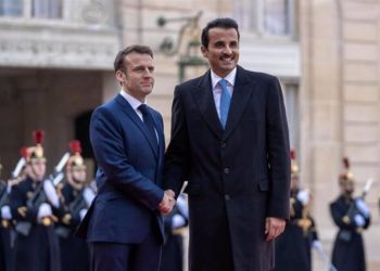 El presidente francés, Emmanuel Macron, y el emir de Qatar, Tamim bin Hamad Al Thani - TAMIN BIN HAMAD AL THANI/X