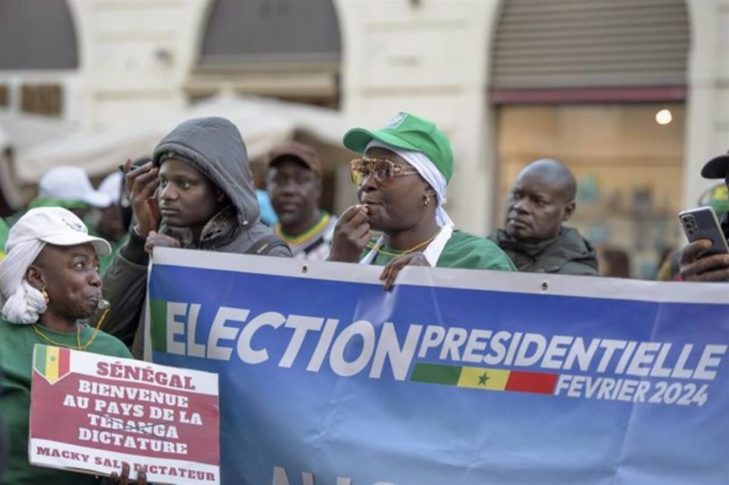 Una manifestación en Italia para exigir elecciones presidenciales en Senegal - Europa Press/Contacto/Marcello Valeri