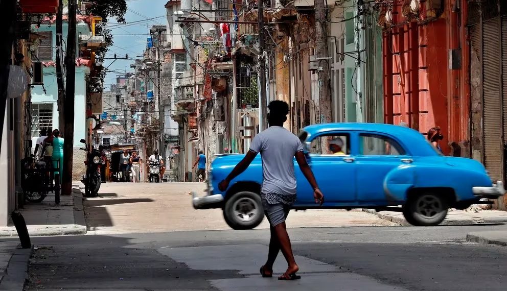 Vista general de una tradicional calle en La Habana vieja (EFE/Ernesto Mastrascusa/Archivo)