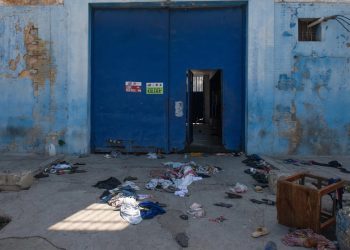 Fotografía de la entrada de la prisión nacional este lunes, en Puerto Príncipe (Haití). EFE/ Johnson Sabin