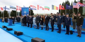 Inauguración de la base aérea de Kuvoce, en Albania - NATO