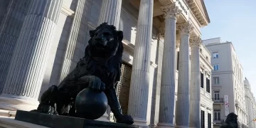 Vista de la escalinata de los leones en el Congreso. EFE/Mariscal