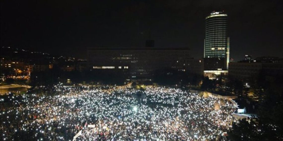 Miles de personas protestas en Bratislava- Europa Press/Contacto/Tomas Tkacik