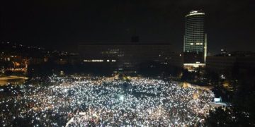 Miles de personas protestas en Bratislava- Europa Press/Contacto/Tomas Tkacik
