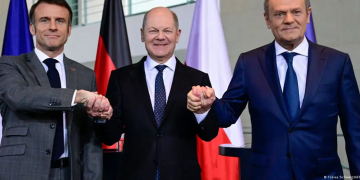 Macron, Scholz y Tusk en Berlín.Imagen: Tobias Schwarz/AFP/Getty Images