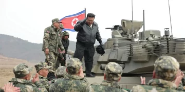 Kim Jong-un supervisa lanzamientos realizados por Corea del Norte. Foto de EFE