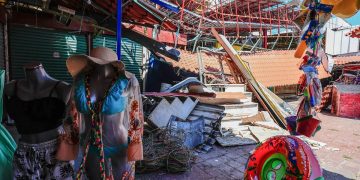 Mercado de Acapulco con daños por Otis. EFE/David Guzmán