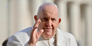 El papa Francisco en una imagen en la plaza de San Pedro el 13 de marzo de 2024. Foto de EFE/EPA/ALESSANDRO DI MEO