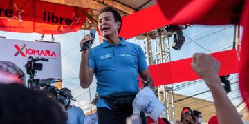 El vicepresidente de Honduras, Salvador Nasralla, durante la campaña electorla de 2021 - Europa Press/Contacto/Seth Sidney Berry