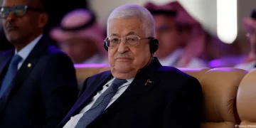 El presidente de la Autoridad Nacional Palestina, Mahmud Abbas, asiste en Riad a la reunión del Foro Económico Mundial. Imagen: Hamad I Mohammed/REUTERS