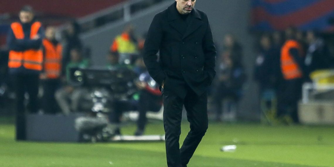 El entrenador del Barcelona Xavi Hernandez durante el encuentro de la Liga española ante el Villarreal, el sábado 27 de enero de 2024. (AP Foto/Joan Monfort)